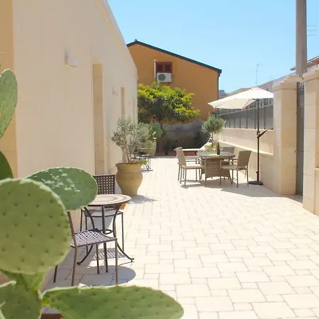 Lemon Tree Apartment